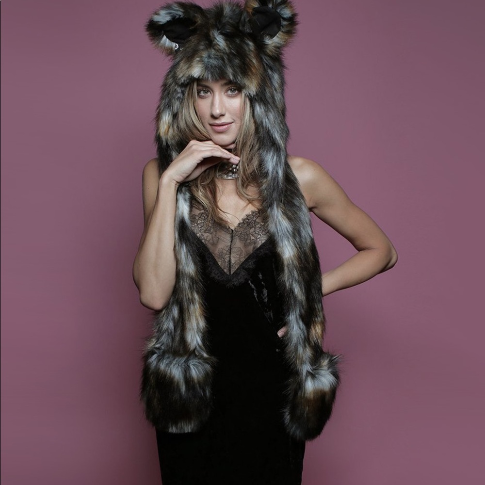 ⚠️ISO⚠️ AFRICAN WILD DOG SPIRITHOOD
